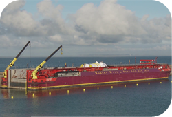 Cutter arriving at the port of Diélette - © AREVA