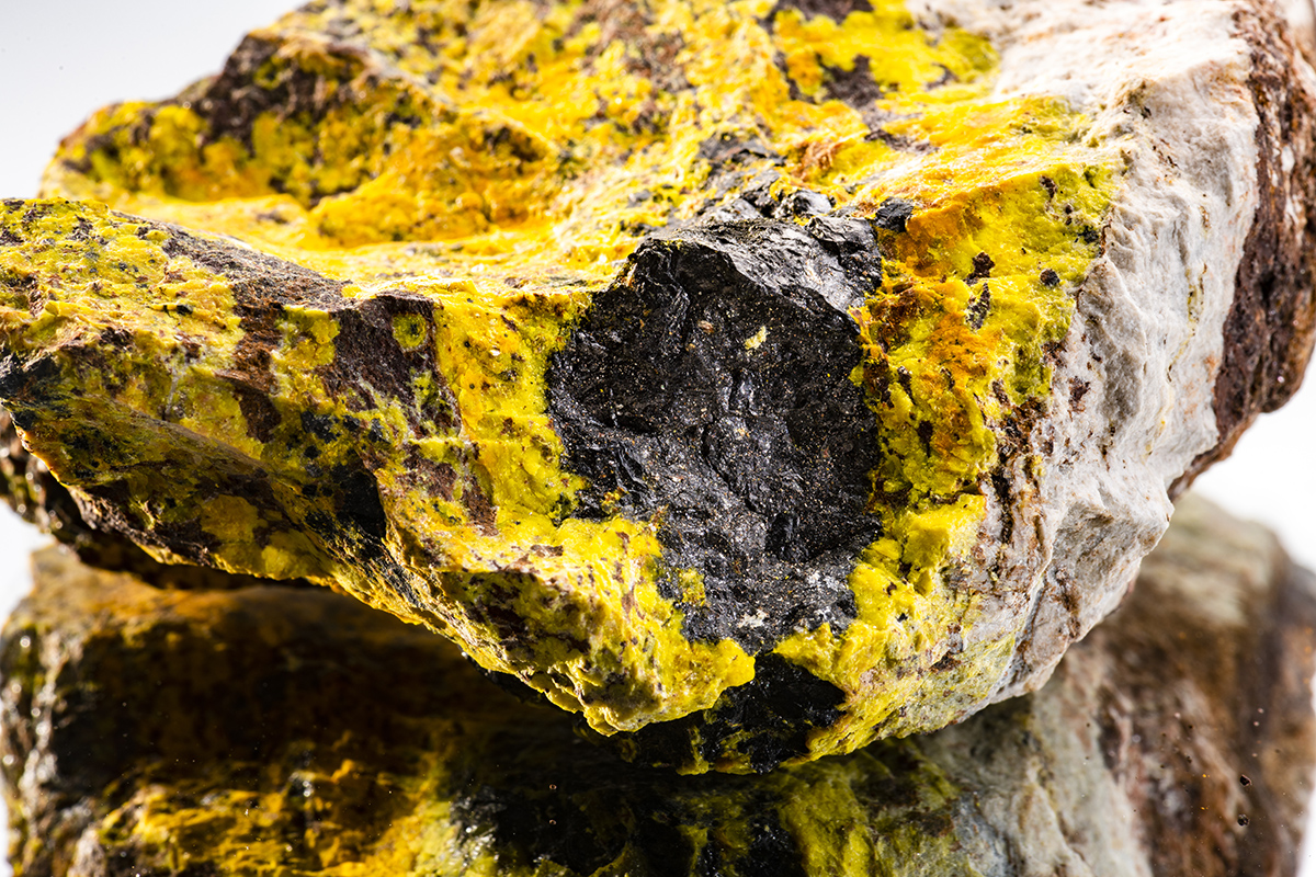 Gummite, uranium mineral